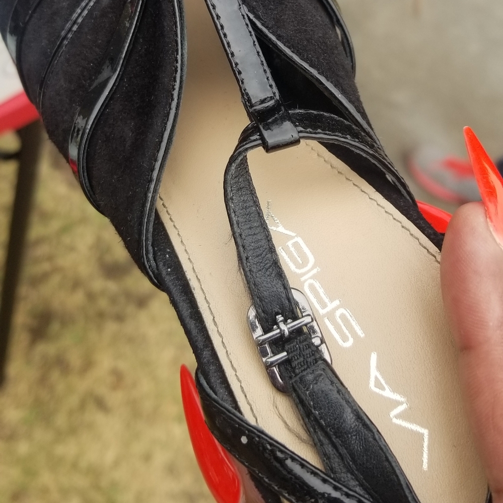 Heels - Picture 5 of 10